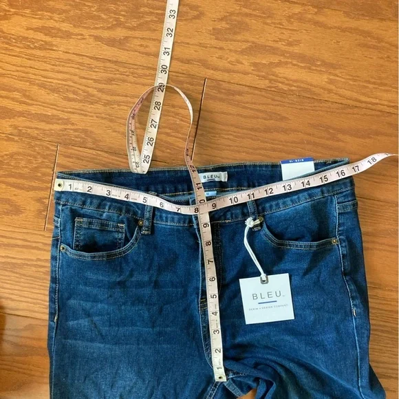 Bleu size 10 blue denim capri with stretch New With Tags - Picture 10 of 12